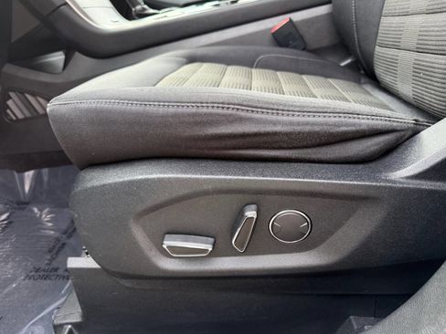 Used 2017 Ford Edge SEL image 12