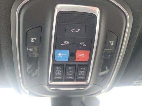 New 2025 Jeep Grand Cherokee L Limited image 10