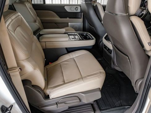 Used 2022 Lincoln Navigator L Reserve AWD/4WD image 35