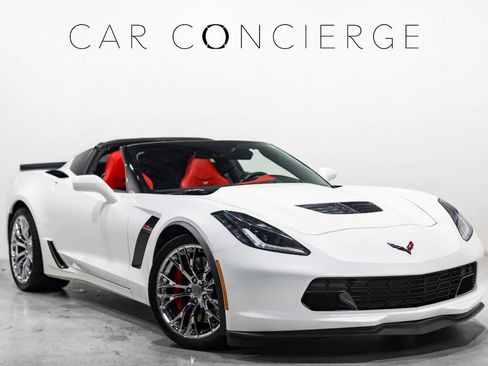 Used 2015 Chevrolet Corvette Z06 w/ 3LZ Preferred Equipment Group RWD image 3