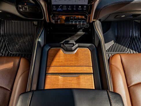 Used 2024 RAM 2500 Limited w/ Safety Group image 30