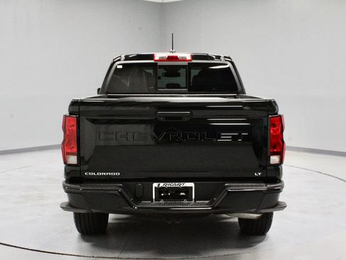 Used 2023 Chevrolet Colorado LT w/ LT Convenience Package II AWD/4WD image 8