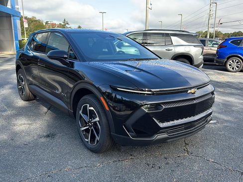 New 2026 Chevrolet Equinox EV LT image 7