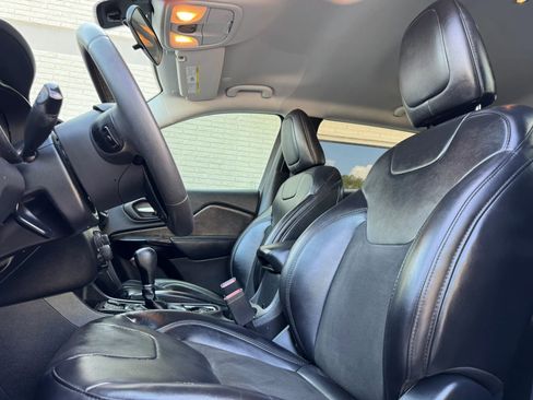 Used 2020 Jeep Cherokee Latitude Plus FWD image 15
