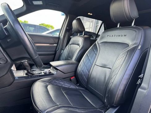 Used 2018 Ford Explorer Platinum AWD/4WD image 6
