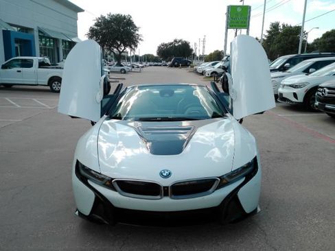 Used 2019 BMW i8 Roadster AWD/4WD image 3