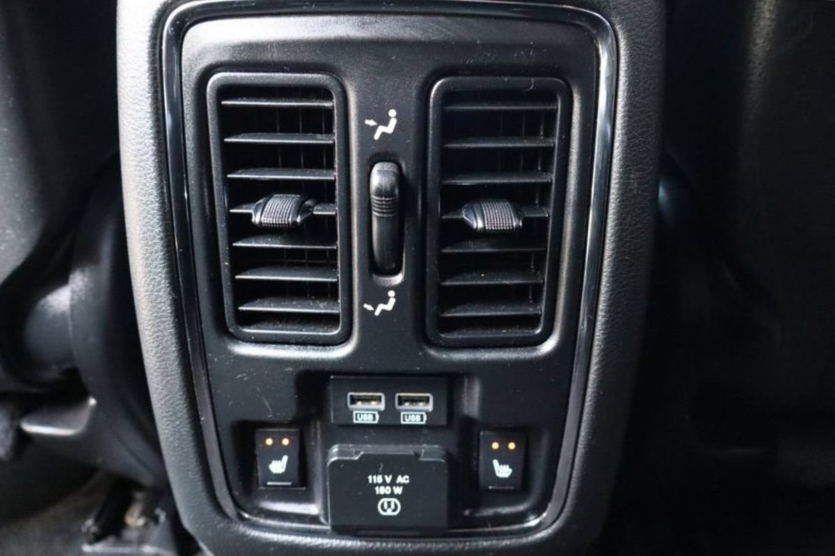 Used 2019 Jeep Grand Cherokee Overland AWD/4WD image 32