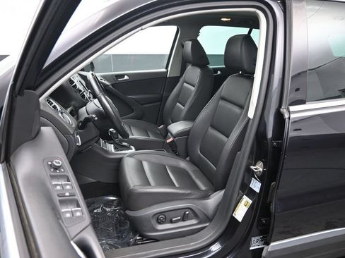 Used 2017 Volkswagen Tiguan Wolfsburg Edition FWD image 21