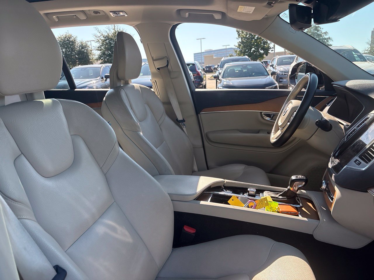 Used 2021 Volvo XC90 T6 Momentum AWD/4WD image 13