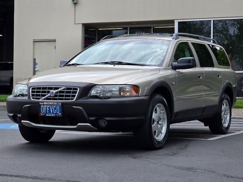 Used 2003 Volvo V70 AWD/4WD image 1