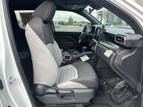 Certified 2025 Toyota Tacoma TRD Off-Road image 32