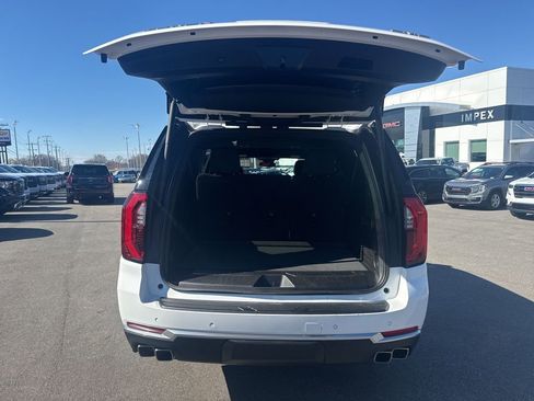 Used 2025 GMC Yukon XL Denali image 31
