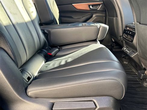 Used 2022 Acura MDX FWD w/ Technology Package image 16