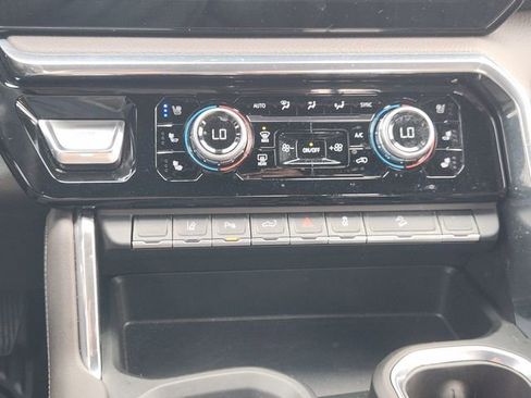 Used 2024 GMC Sierra 2500 Denali w/ Denali Reserve Package image 15