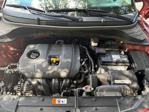 Used 2025 Kia Soul LX w/ LX Technology Package FWD image 30