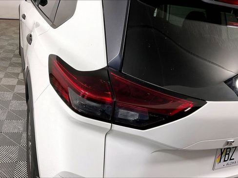 Used 2021 Nissan Rogue S image 28