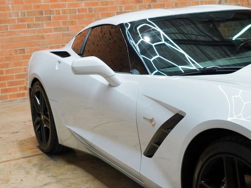 Used 2019 Chevrolet Corvette Stingray Coupe w/ 1LT RWD image 26