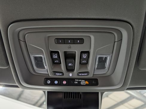 Used 2025 GMC Sierra 3500 Denali w/ Denali Reserve Package image 28