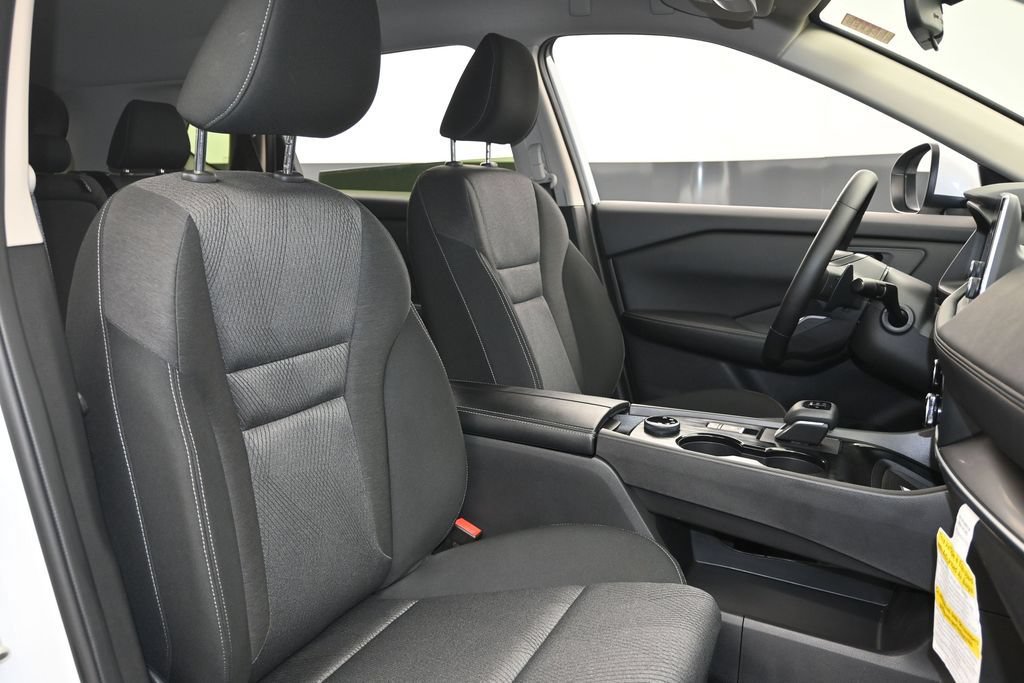 Certified 2026 Nissan Rogue SV AWD/4WD image 25