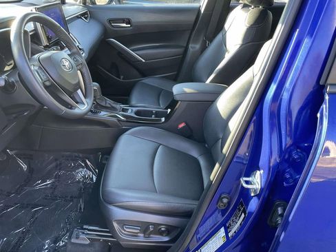 Used 2023 Toyota Corolla Cross XLE w/ Convenience Package image 29