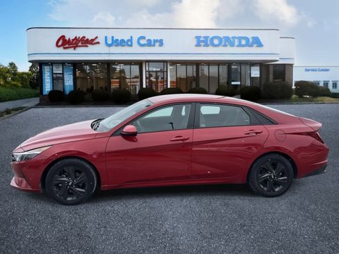 Used 2022 Hyundai Elantra SEL image 2