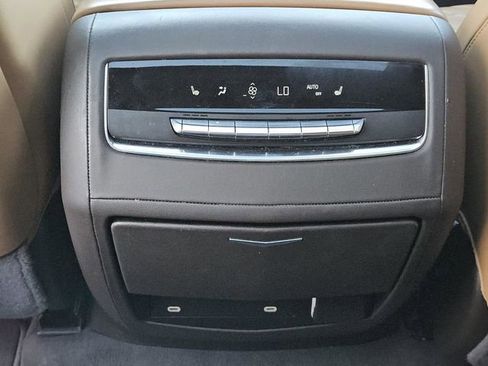 Used 2022 Cadillac Escalade Premium Luxury image 36
