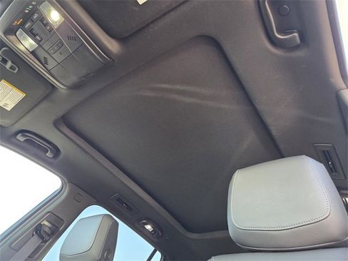 New 2025 Cadillac XT6 Luxury image 21