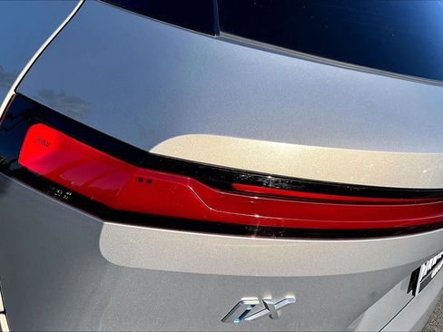 Used 2023 BMW iX xDrive50 image 27