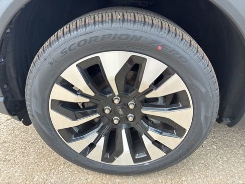 New 2026 Ford Explorer Platinum w/ LUX Leather Package AWD/4WD image 18