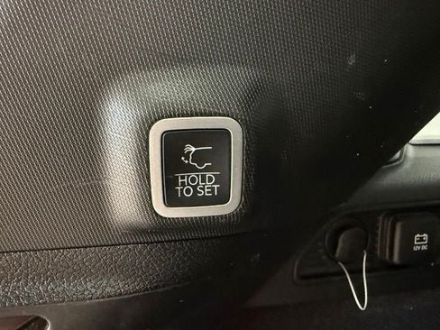 Used 2023 Jeep Grand Cherokee Overland AWD/4WD image 26