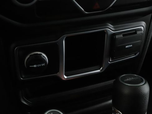 Certified 2020 Jeep Gladiator Sport image 13