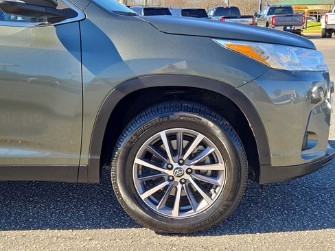 Used 2019 Toyota Highlander XLE image 13