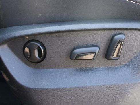 Used 2021 Volkswagen Atlas SE w/ Towing Package image 13