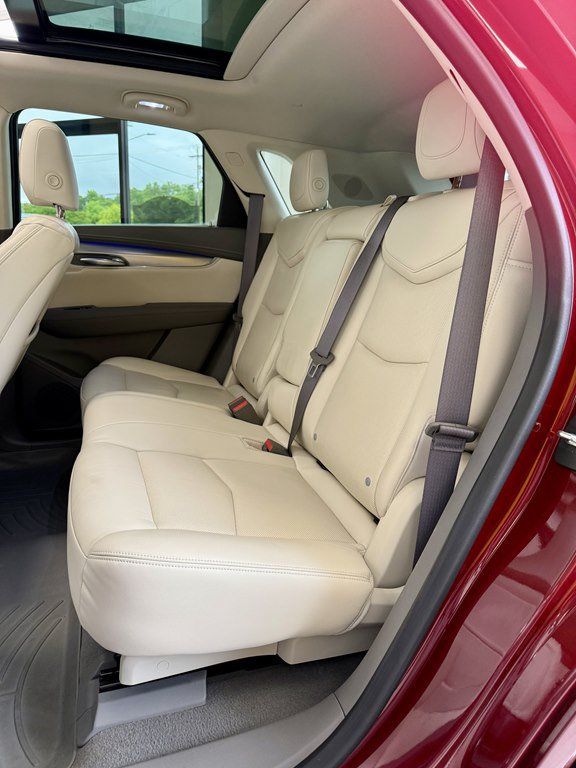 Used 2017 Cadillac XT5 Premium Luxury FWD image 17