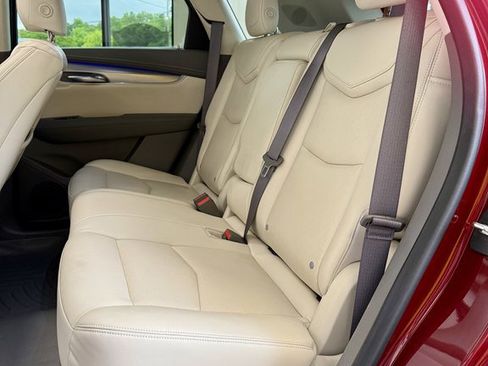 Used 2017 Cadillac XT5 Premium Luxury FWD image 17