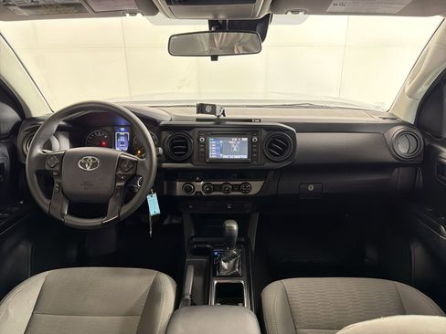 Used 2018 Toyota Tacoma SR w/ SR Convenience Package image 16