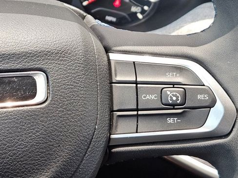 Used 2022 Jeep Compass Latitude w/ Sun and Sound Group FWD image 25