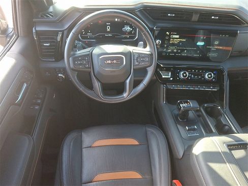 Used 2022 GMC Sierra 1500 AT4 w/ AT4 Premium Package image 11