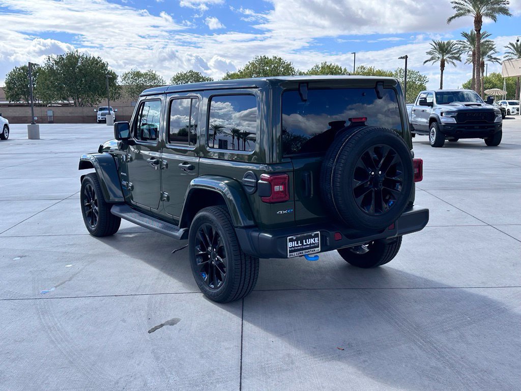 Used 2023 Jeep Wrangler Unlimited Sahara AWD/4WD image 10