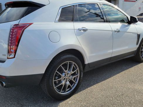 Used 2016 Cadillac SRX Performance w/ Midnight Edition Package FWD image 5