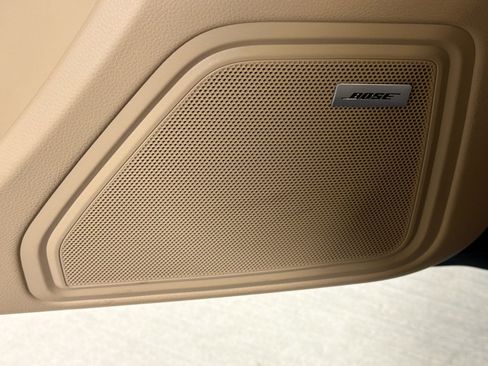 Certified 2026 Porsche Macan image 24