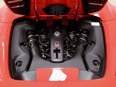 Used 2022 Ferrari F8 Tributo RWD image 14