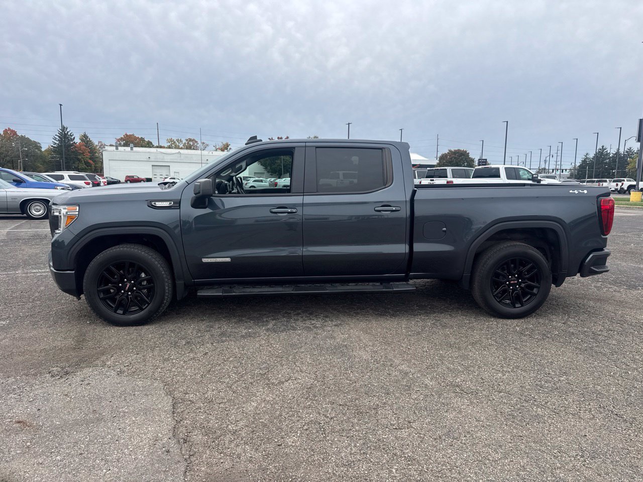Used 2021 GMC Sierra 1500 Elevation w/ LPO, Elevation Black Package AWD/4WD image 9