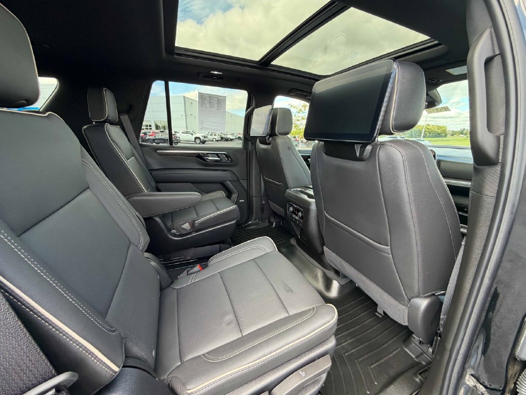 Used 2025 Chevrolet Tahoe Premier AWD/4WD image 27