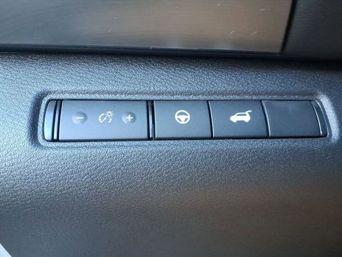 New 2025 Nissan Pathfinder SL image 18