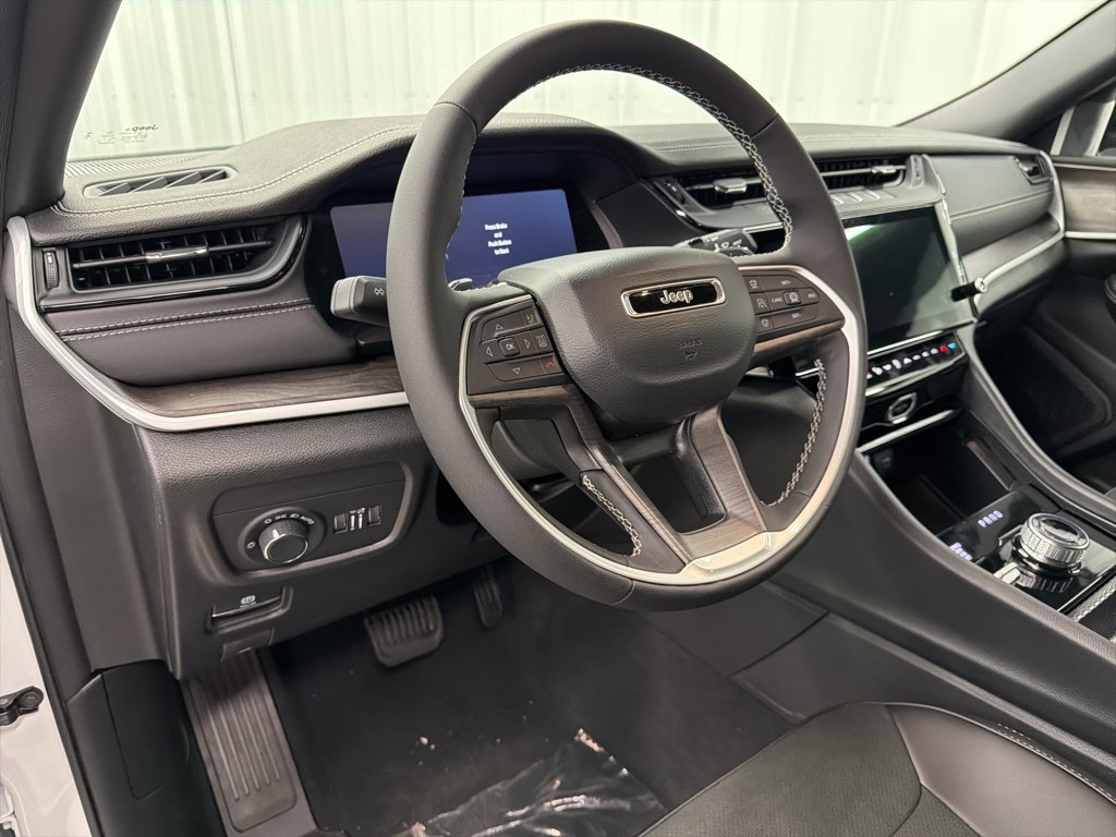 New 2026 Jeep Grand Cherokee Altitude AWD/4WD image 16