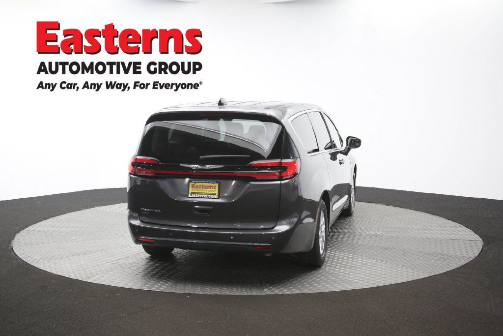 Used 2023 Chrysler Pacifica Touring-L FWD image 42