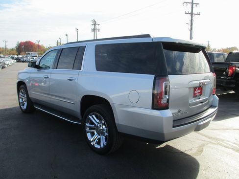 Used 2018 GMC Yukon XL SLT w/ Premium Edition image 6