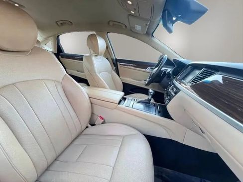 Used 2018 Genesis G80 3.8 RWD image 16