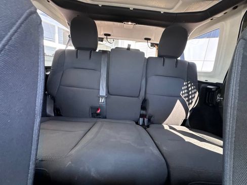 Used 2023 Jeep Wrangler Unlimited w/ Convenience Group AWD/4WD image 32